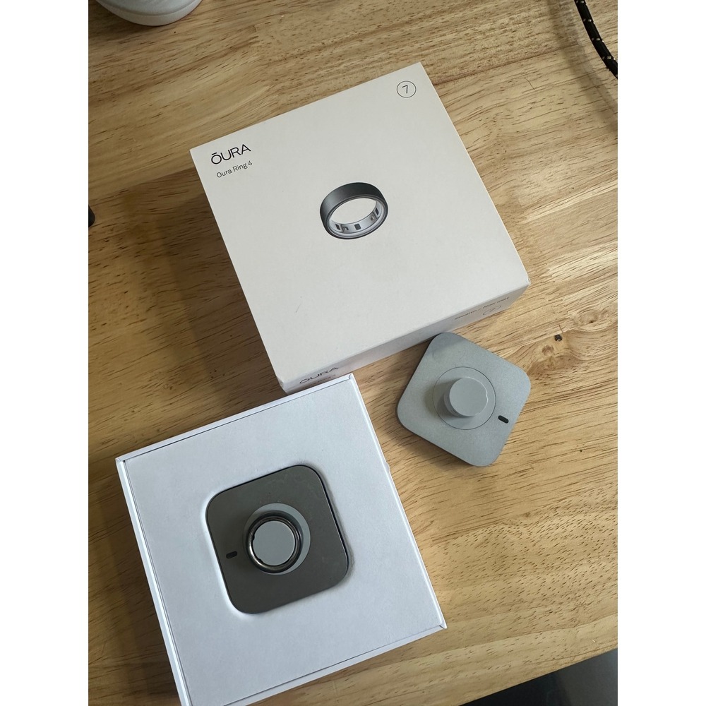 Oura Ring Gen 4 Stealth Size 7 + 2 Chargers Original Box